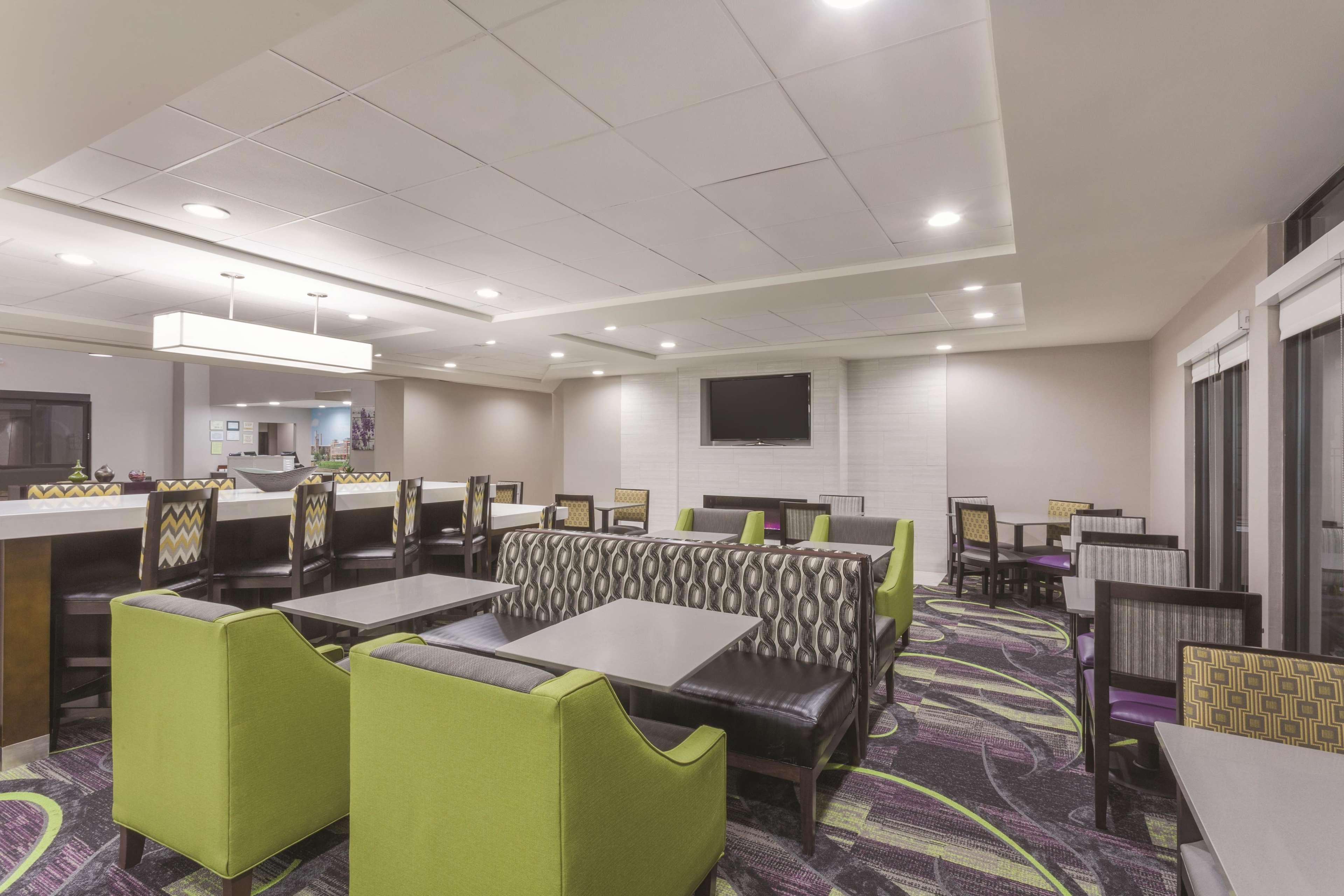 La Quinta By Wyndham Columbus North Hotel Ngoại thất bức ảnh
