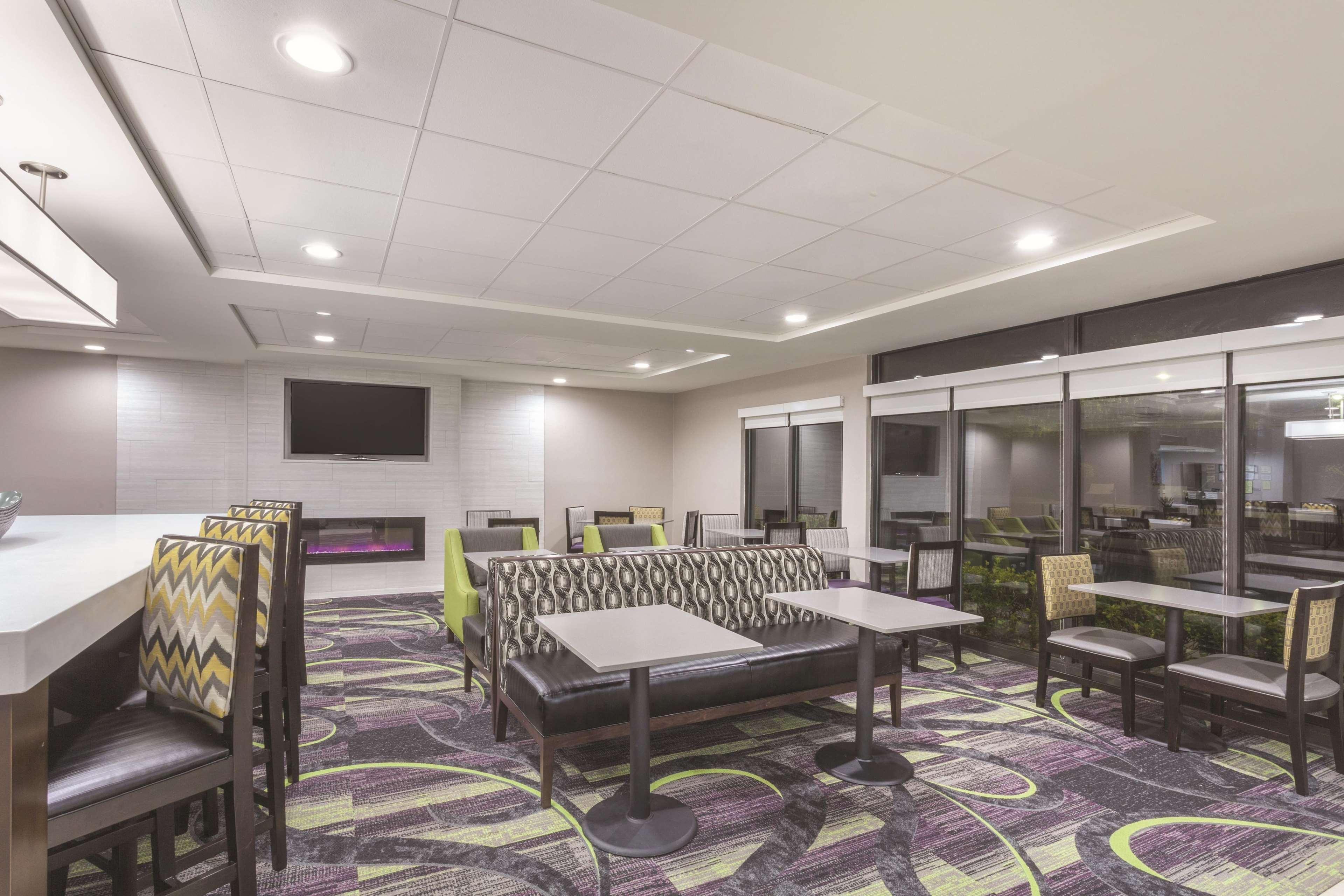 La Quinta By Wyndham Columbus North Hotel Ngoại thất bức ảnh