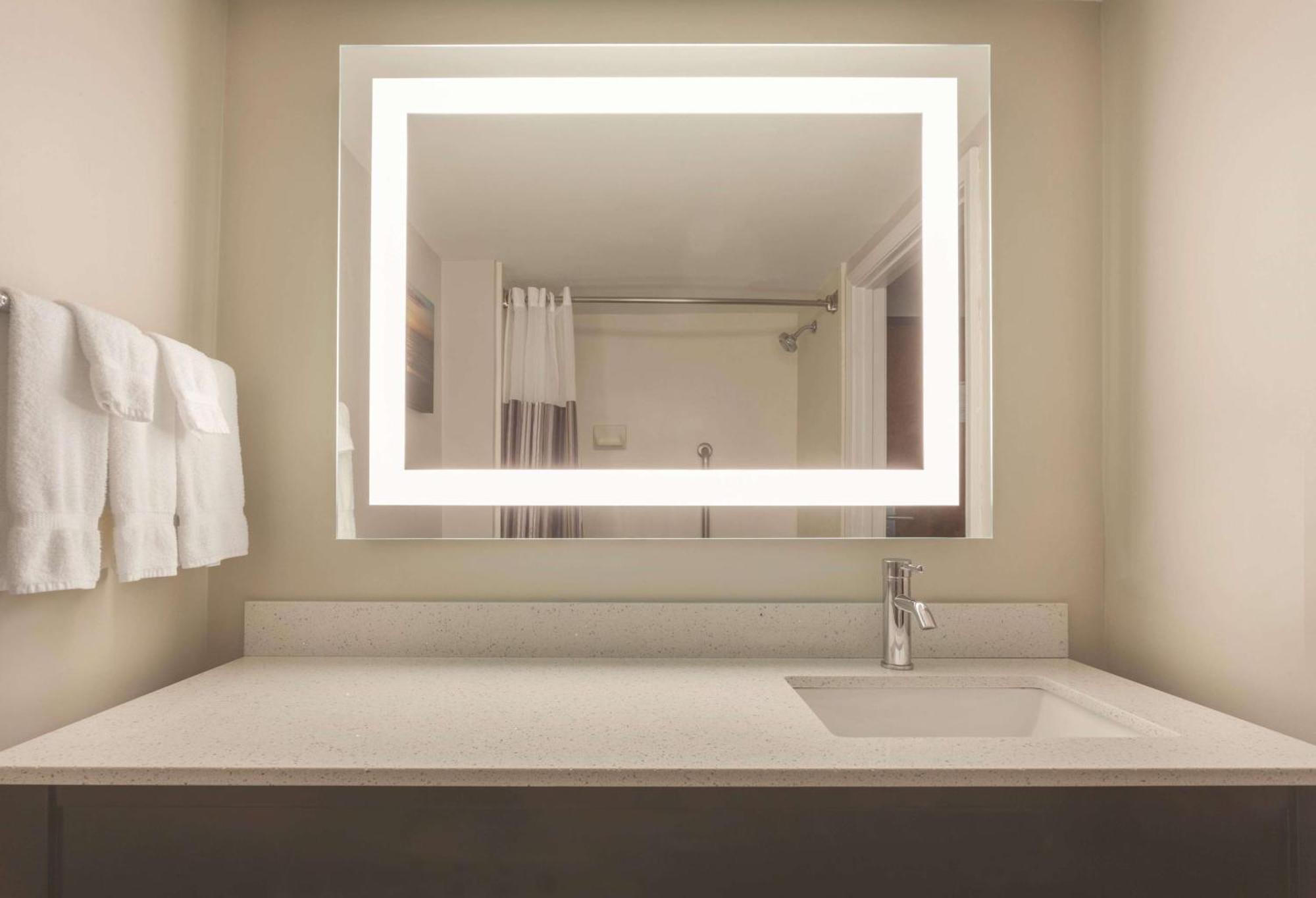 La Quinta By Wyndham Columbus North Hotel Ngoại thất bức ảnh